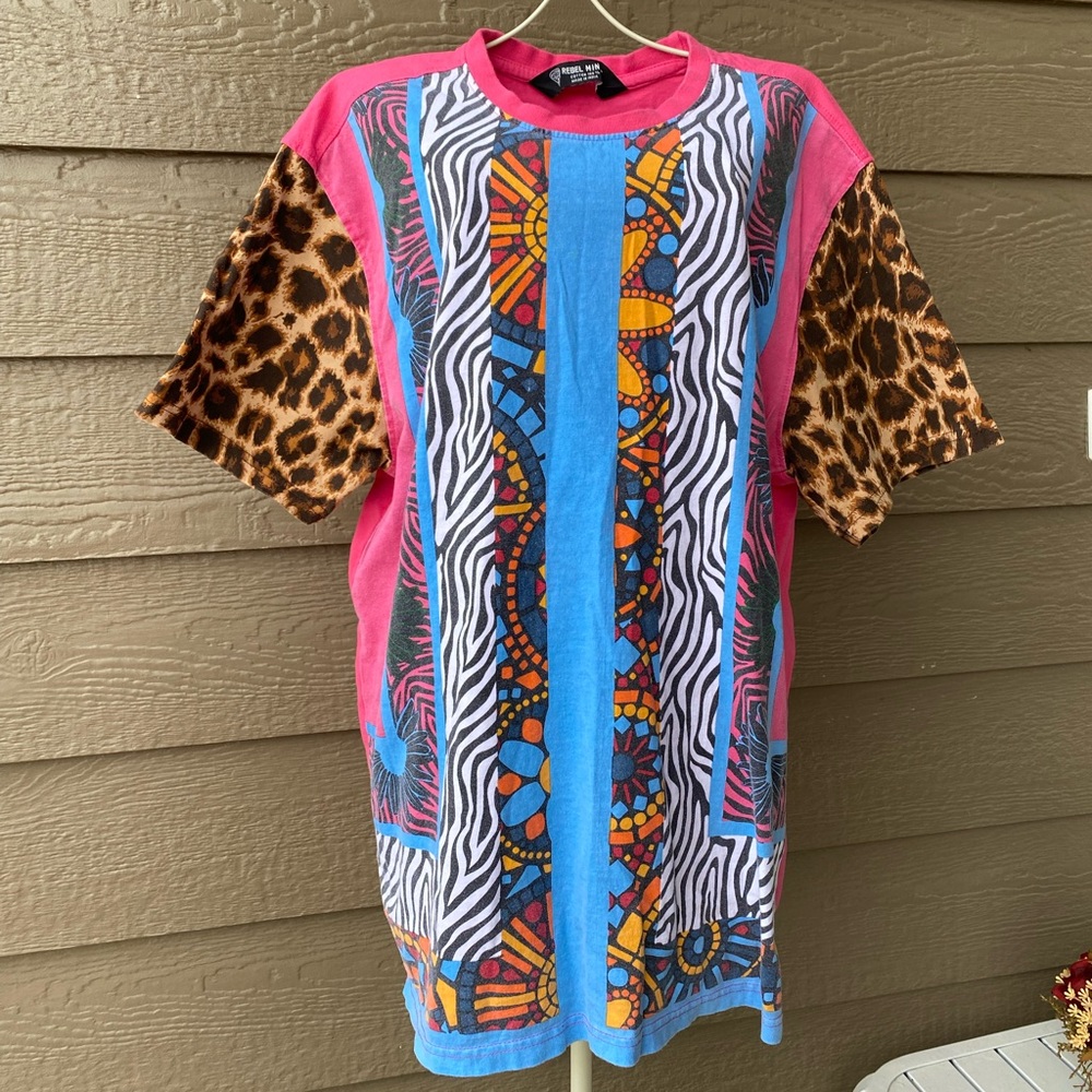 Rebel Minds women's t shirt vintage size M
